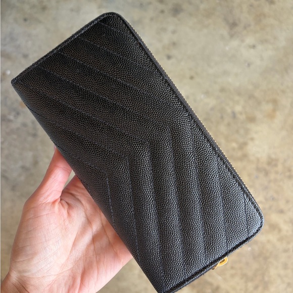 Yves Saint Laurent Black Textured Wallet with Gold Logo - Picture 2 of 4